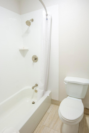 Bathroom 4, Comfort Inn Battle Mountain, Lander