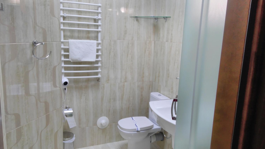 Bathroom 3, BeSt Hotel and Restaurant complex, Dunaievets'kyi