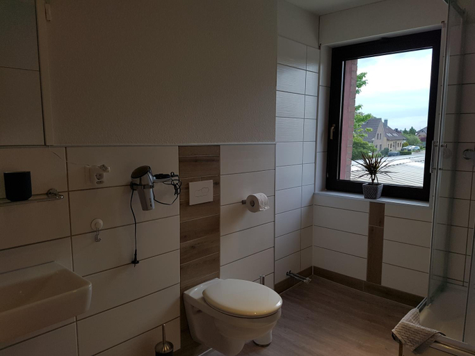 Bathroom 2, Landgasthof Schanzer, Wesel