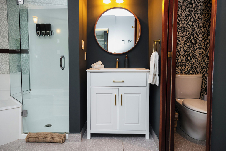 Bathroom 3, Tofino Oceanfront Hotel Suite, Alberni-Clayoquot