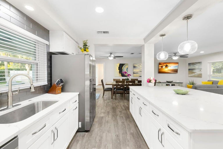 Others 5, 3 Mins to Beach Heated Pool Ping Pong Pool Table, Pinellas
