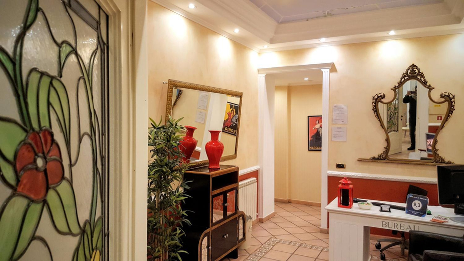 Others 2, B&B Arco Di Gallieno, Rome