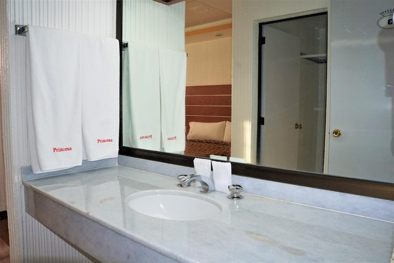 Bathroom, Hotel Princesa, Mexico City