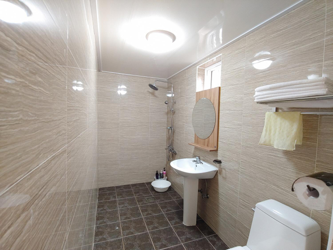 Bathroom 3, Geumok Log Pension, Seogwipo