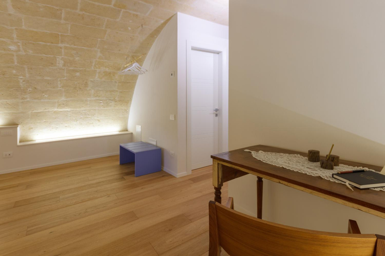 Others 5, B&B 4u, Matera