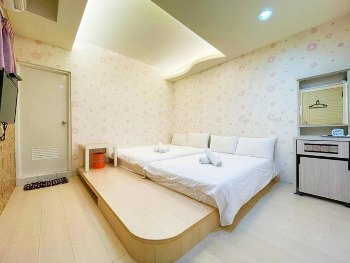Others 3, Fengjia Jocy House, Taichung