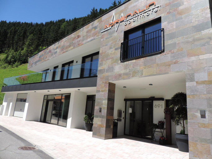 Others 2, Aparthotel Adrenalin, Landeck