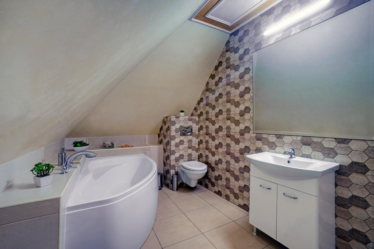 Bathroom 3, Pokoje Goscinne Murowanka, Przemyśl