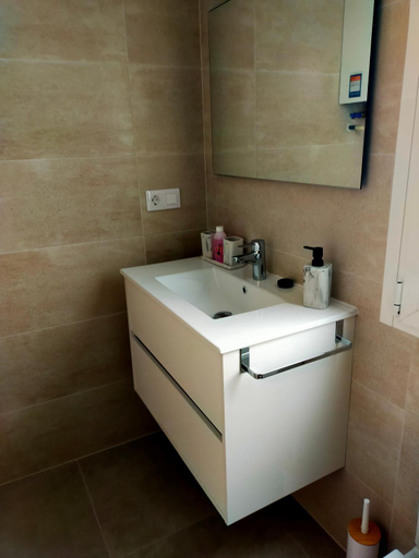 Others 4, Apartamento en el casco antiguo de Ponferrada - MOKLIN, León