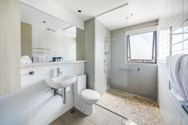 Bathroom 5, Oaks Redcliffe Mon Komo Suites, Redcliffe-Scarborough