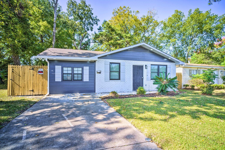 Exterior & Views, 'Blue Cottage in the Bayou' w/ Private Yard!, East Baton Rouge