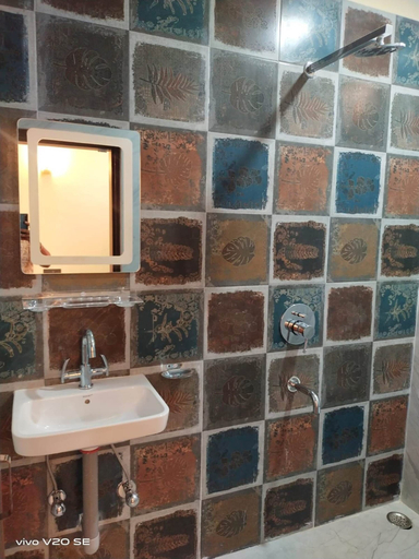 Bathroom 3, Maa Paradise World, Alipurduar