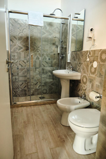 Others 5, Mercede Rooms, Palermo