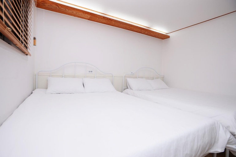 Bedroom 16