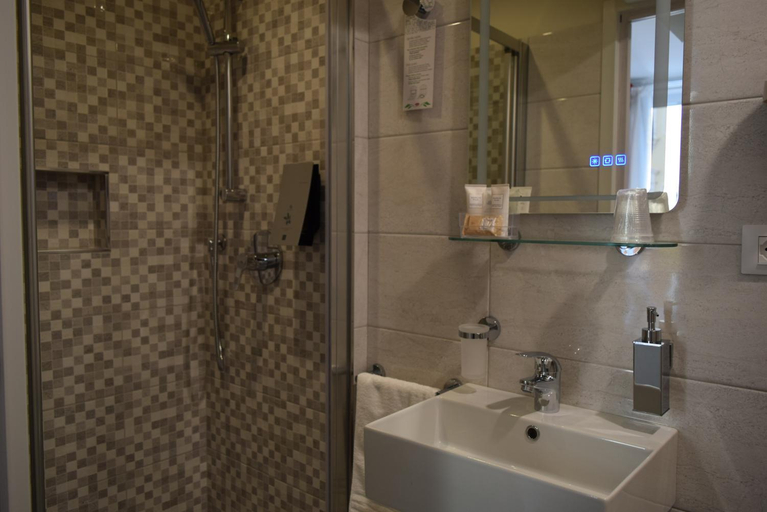 Bathroom 6