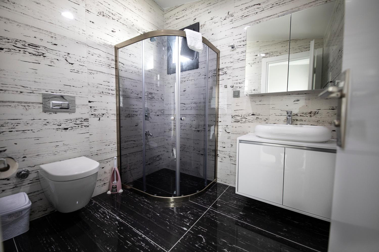 Bathroom 3, Yarasır Family Suite, Didim