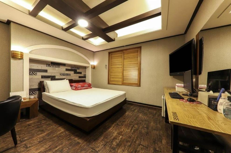 Bedroom 6
