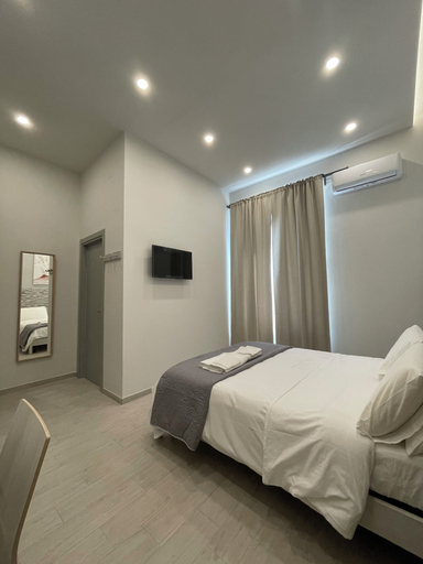 Bedroom 2, Naptown Rooms, Napoli