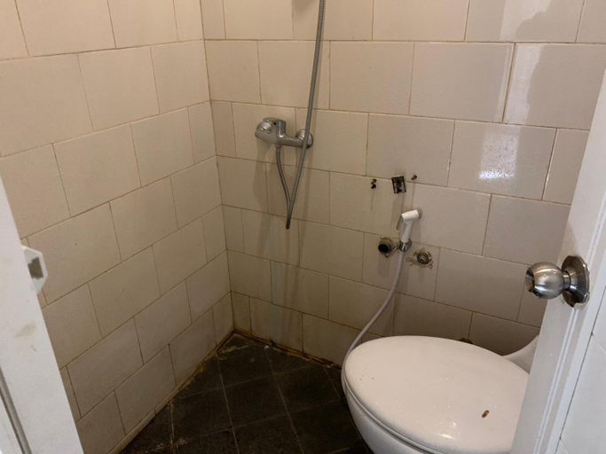 Bathroom 19