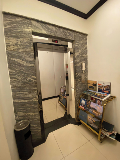 Bathroom 3, De Lima Hotel, Hoàn Kiếm