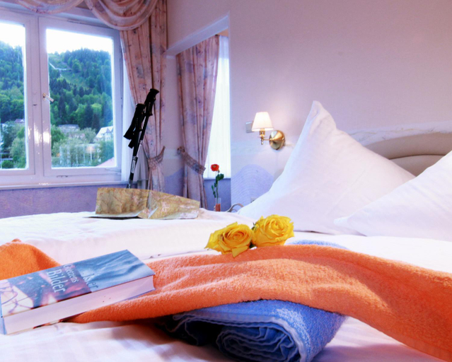 Bedroom 3, Hotel Weingartner, Calw