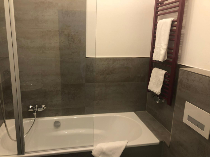 Bathroom 3, Hotel Bedburger Muhle, Rhein-Erft-Kreis