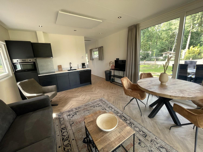 Dining Room 6