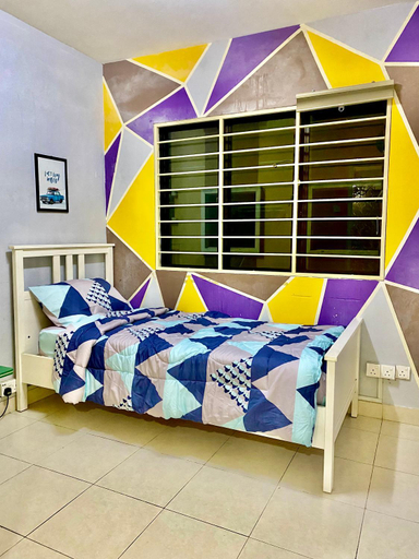 Others 2, Putravilla Condominium Lovely & Spacious with Public Pool, Kuala Lumpur