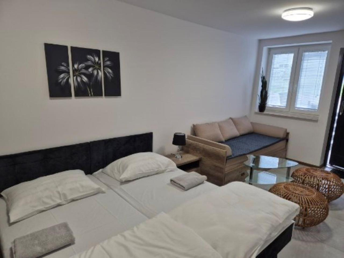 Others 4, Pokoje KRASKA 36, Łomża
