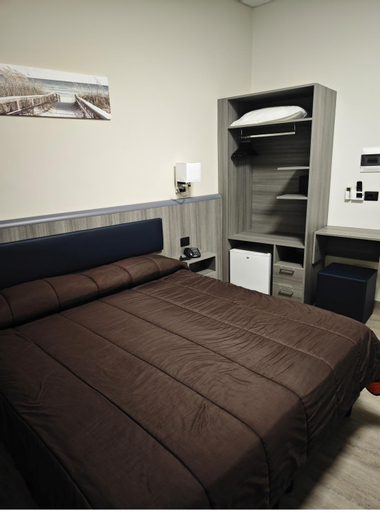 Bedroom 9