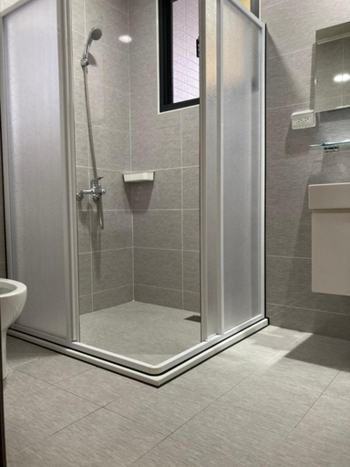 Bathroom 3, Summer break, Penghu