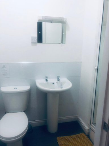 Bathroom 4, The Beechwood, Leeds