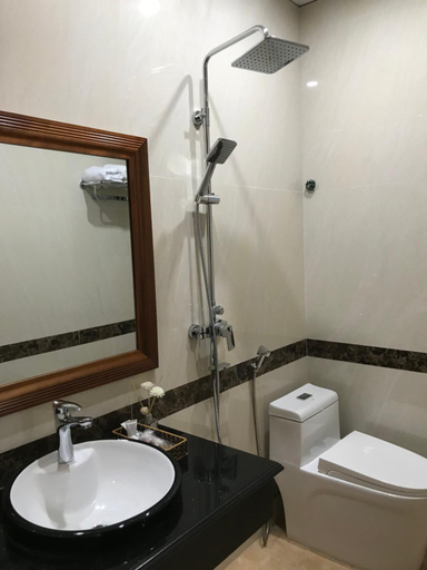 Bathroom 3, Binh Minh Riverside Hotel, Thái Bình