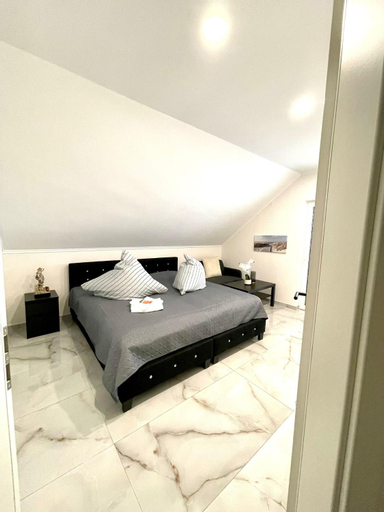 Bedroom 28