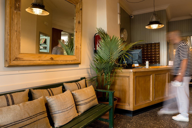 Public Area 2, Hostal Olga, Girona