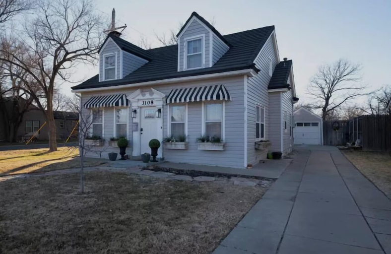 Exterior & Views, J-Town House, Randall
