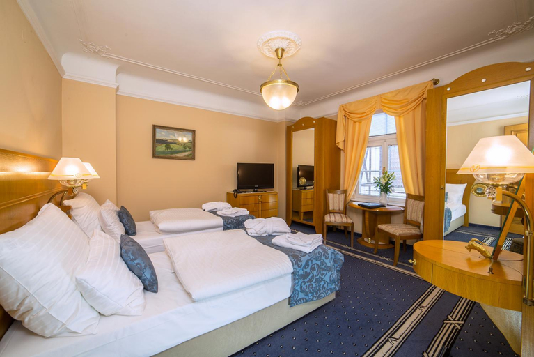 Bedroom, Aparthotel Tri lilie, Cheb