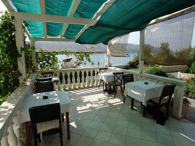 Food & Drinks, Pansion Gea, Pag