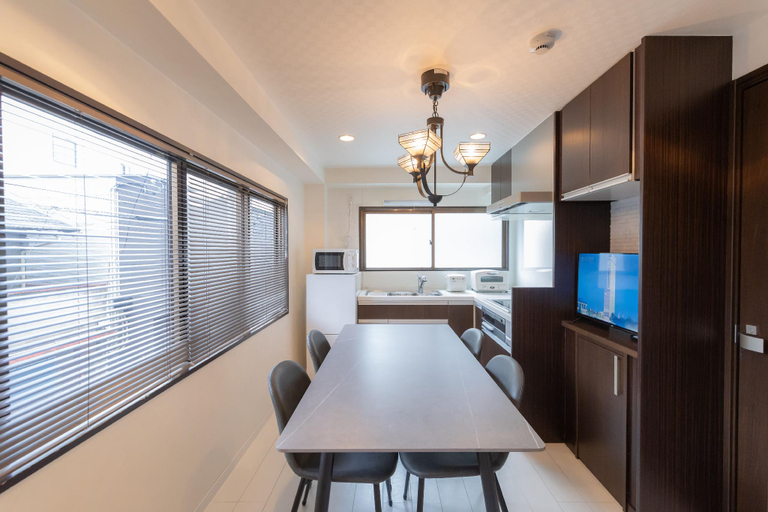 Others 3, Well located 2BR House above a bakery for 8pax, Osaka