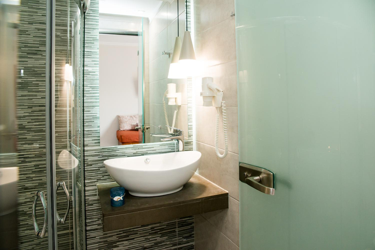 Bathroom 5, Kalidonio Studios, Ionian Islands