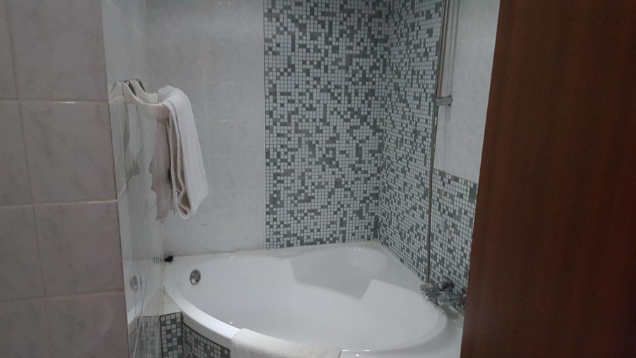 Bathroom 3