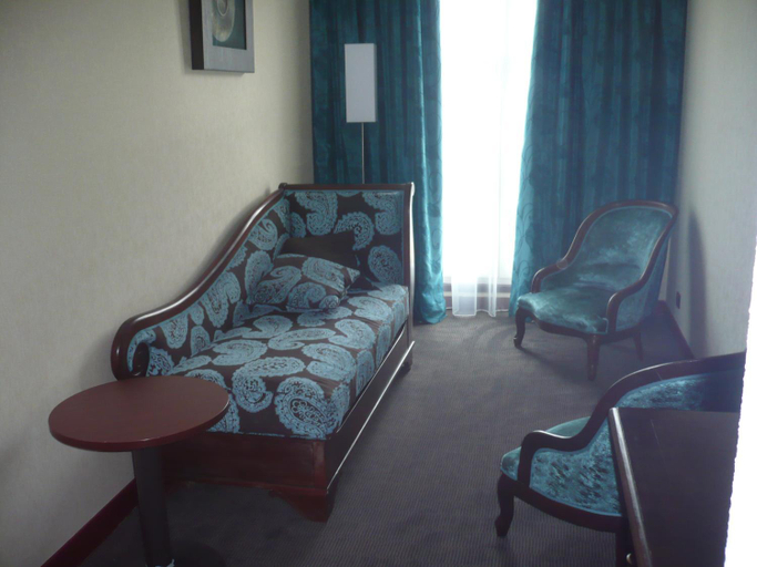 Others 5, Hotel De France, Loiret
