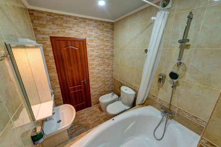 Bathroom 2, Лика Отель, Dniprovs'kyi