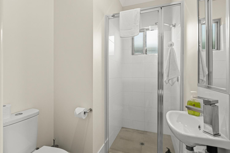Shower, Tiki's Pearl Villa Broome, Broome