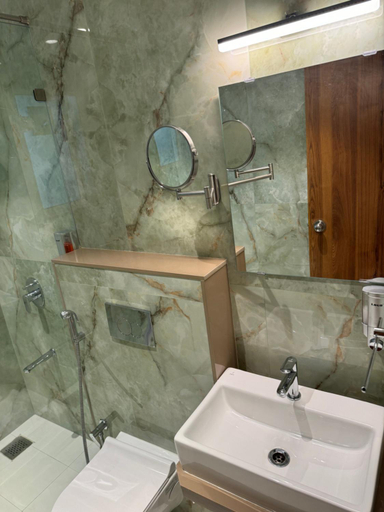 Bathroom 4, Hotel Mumbai House - Malad Valnai, Mumbai Suburban