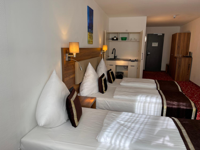 Bedroom 2, Hotel Luna, Offenbach am Main