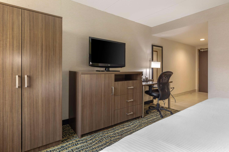 Bedroom 13