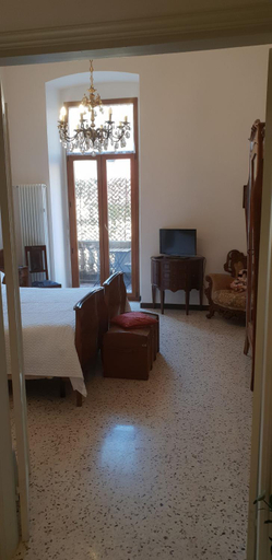 Others 3, Glam Resort G H O S T E L, La Spezia