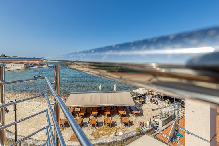 Others 5, Casa Viktor, Umag