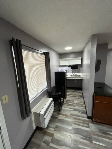 Others 5, Live In Lodge, Gwinnett